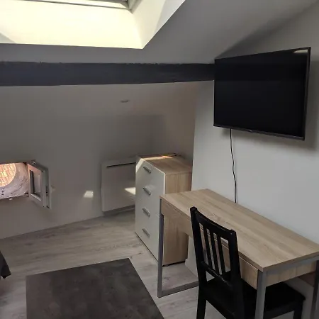 Beau Centre Paul Bert アパート *